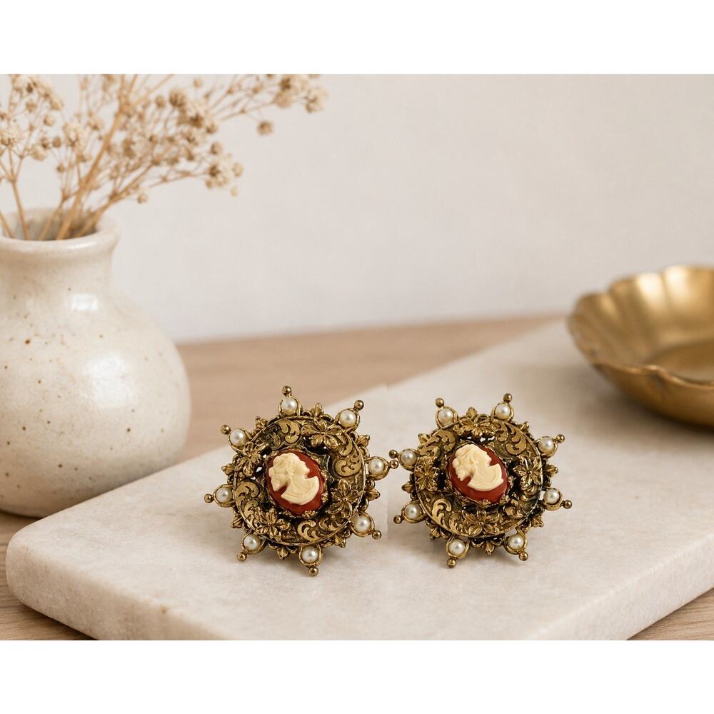 Cameo Faux Pearl Screw Back Earrings Gold Tone Filigree Victorian Revival - Picture 2 of 5